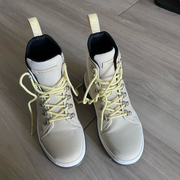 Dr Martens boots size 10 - Picture 2 of 5